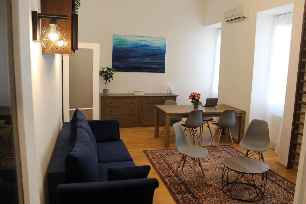 Azure King Residence In The Heart Of Budapeşte 0*,  Macaristan