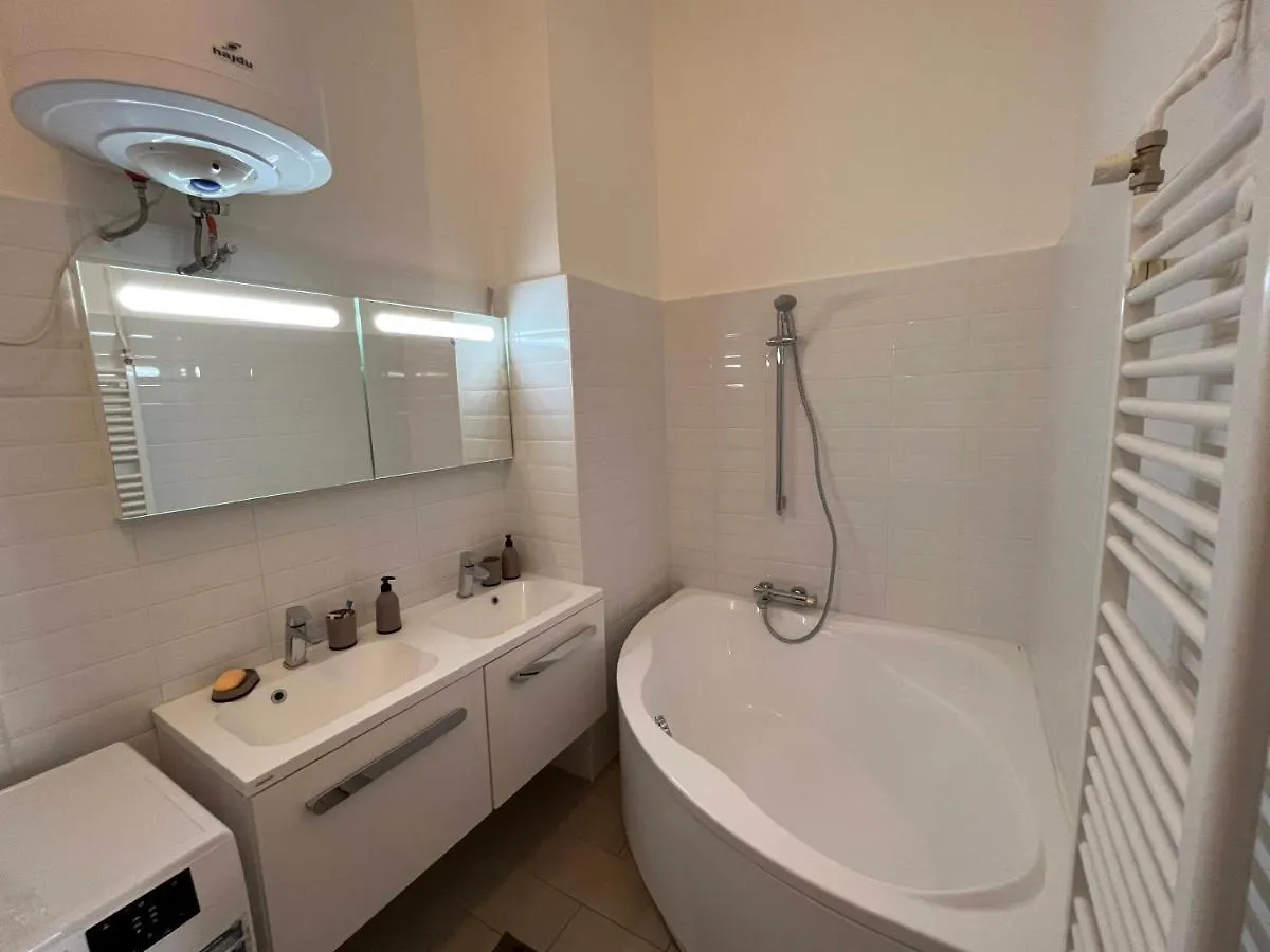 Azure King Residence In The Heart Of Budapeşte 0*,  Macaristan