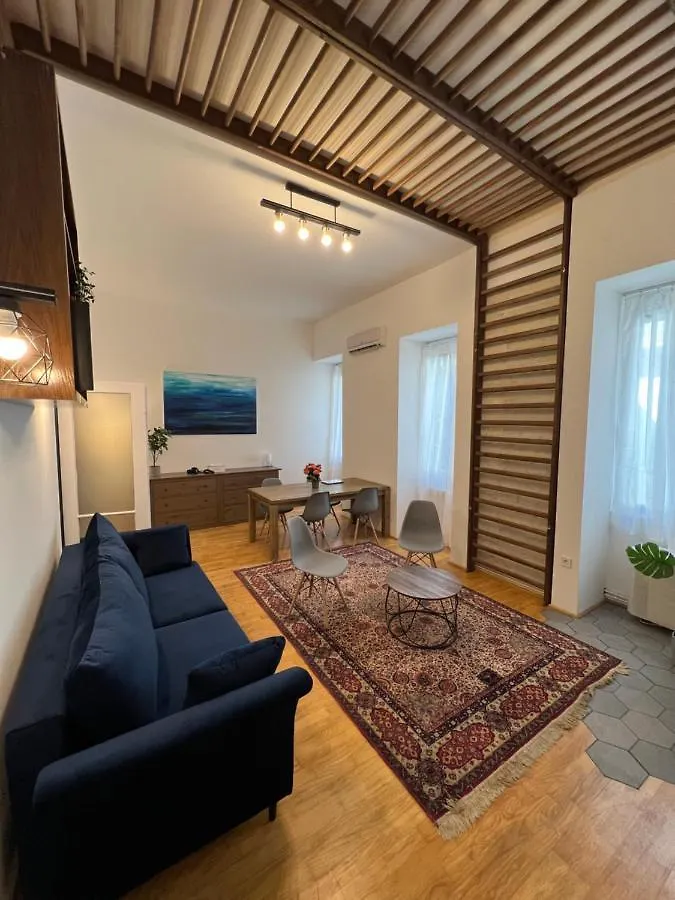 Contatti di Azure King Residence In The Heart Of Budapest